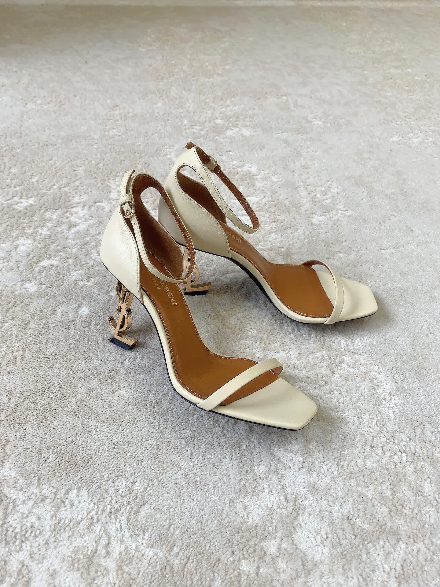 Iconic Sandals / 8.5 cm heel / 10 colors