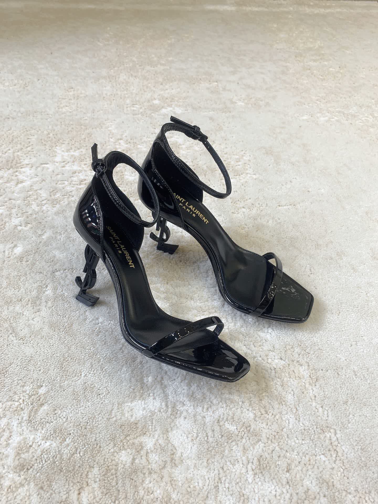 Iconic Sandals / 8.5 cm heel / 10 colors