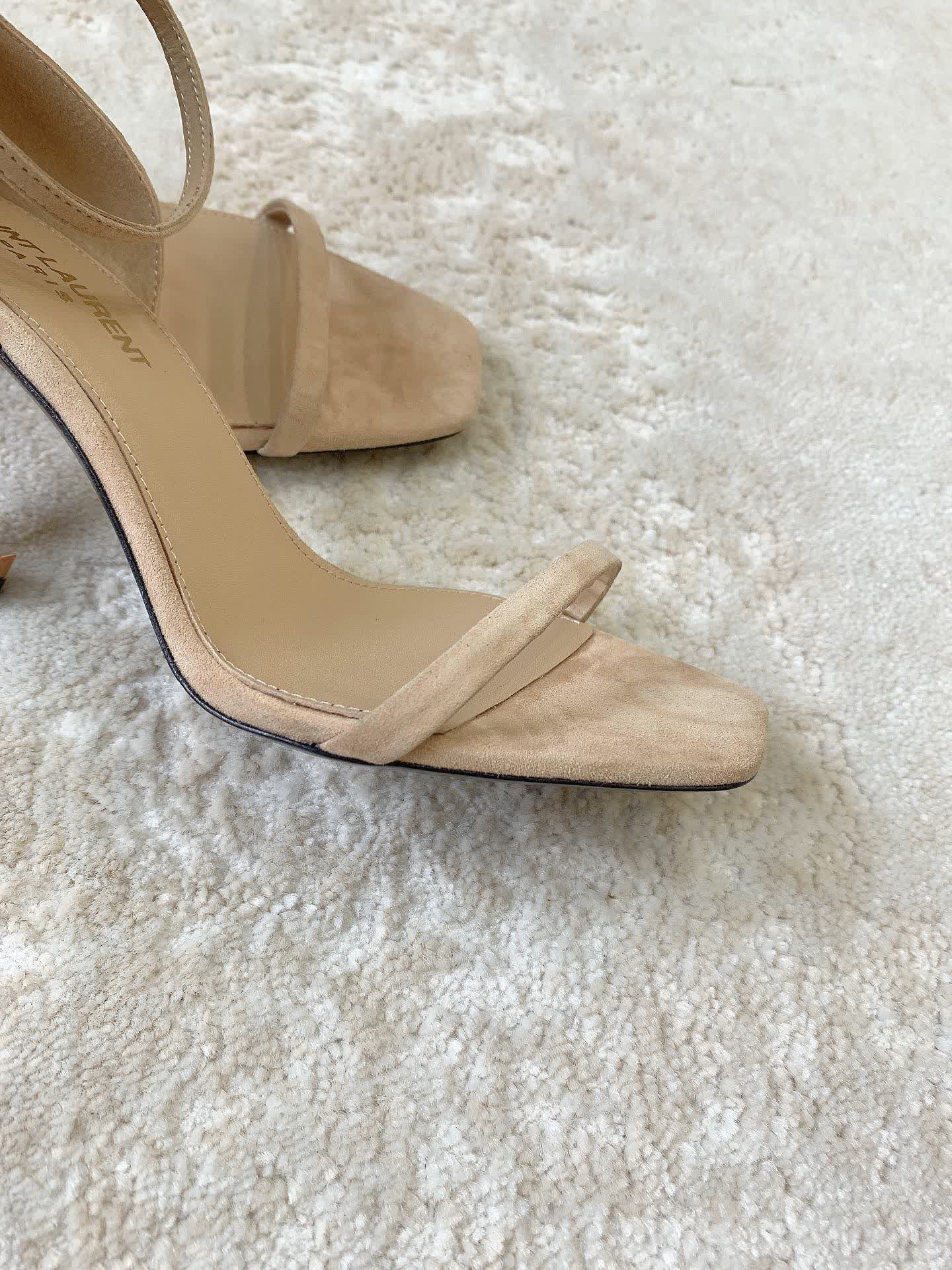 Iconic Sandals / 8.5 cm heel / 10 colors