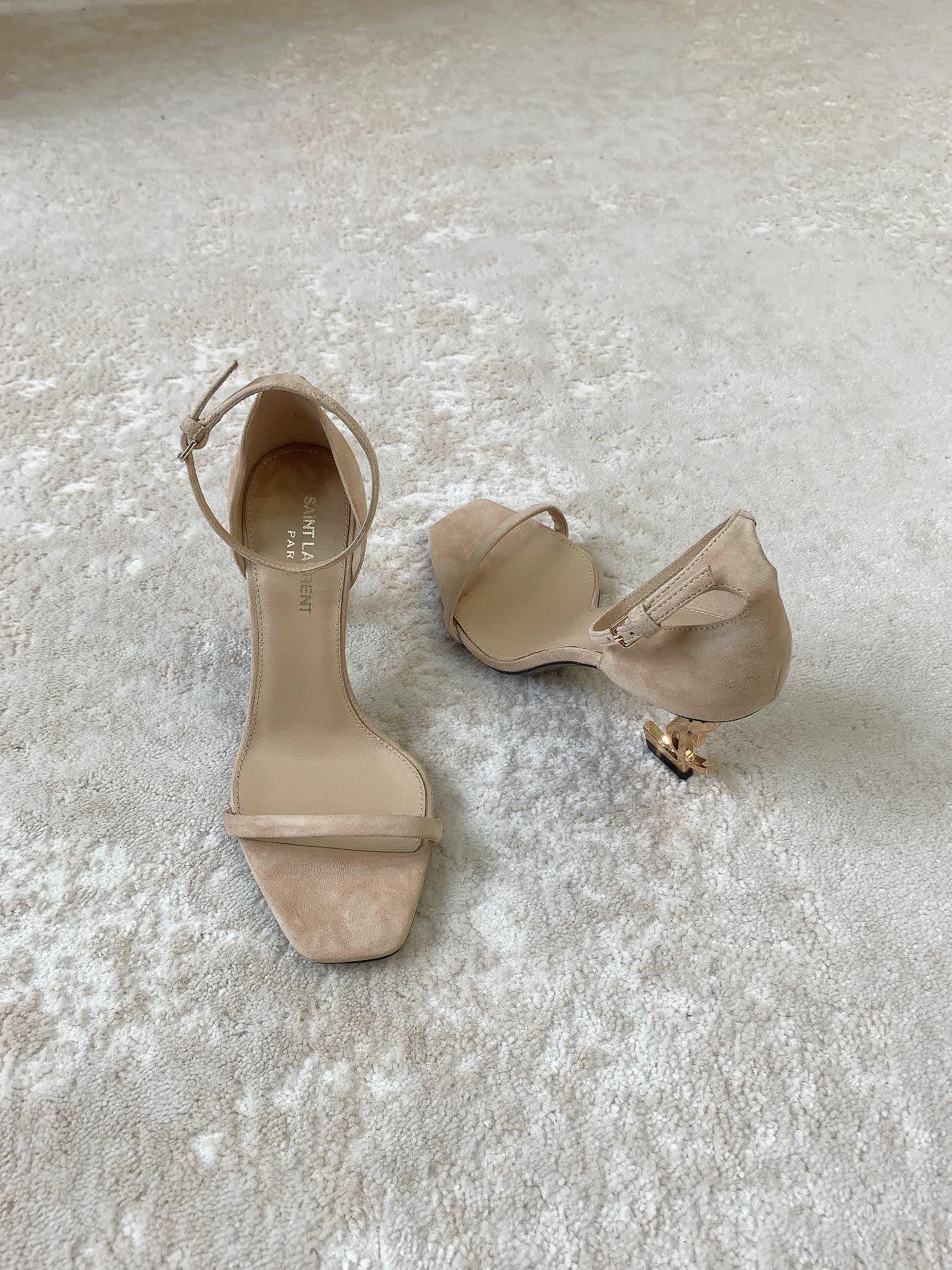 Iconic Sandals / 8.5 cm heel / 10 colors