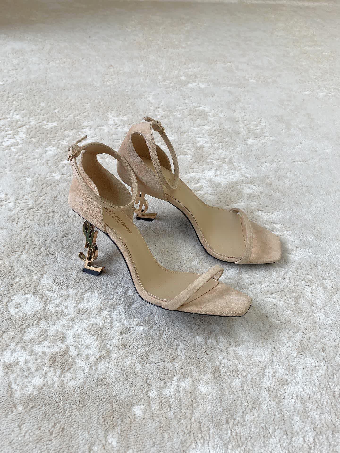 Iconic Sandals / 8.5 cm heel / 10 colors