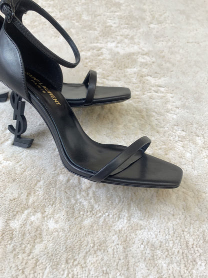 Iconic Sandals / 8.5 cm heel / 10 colors