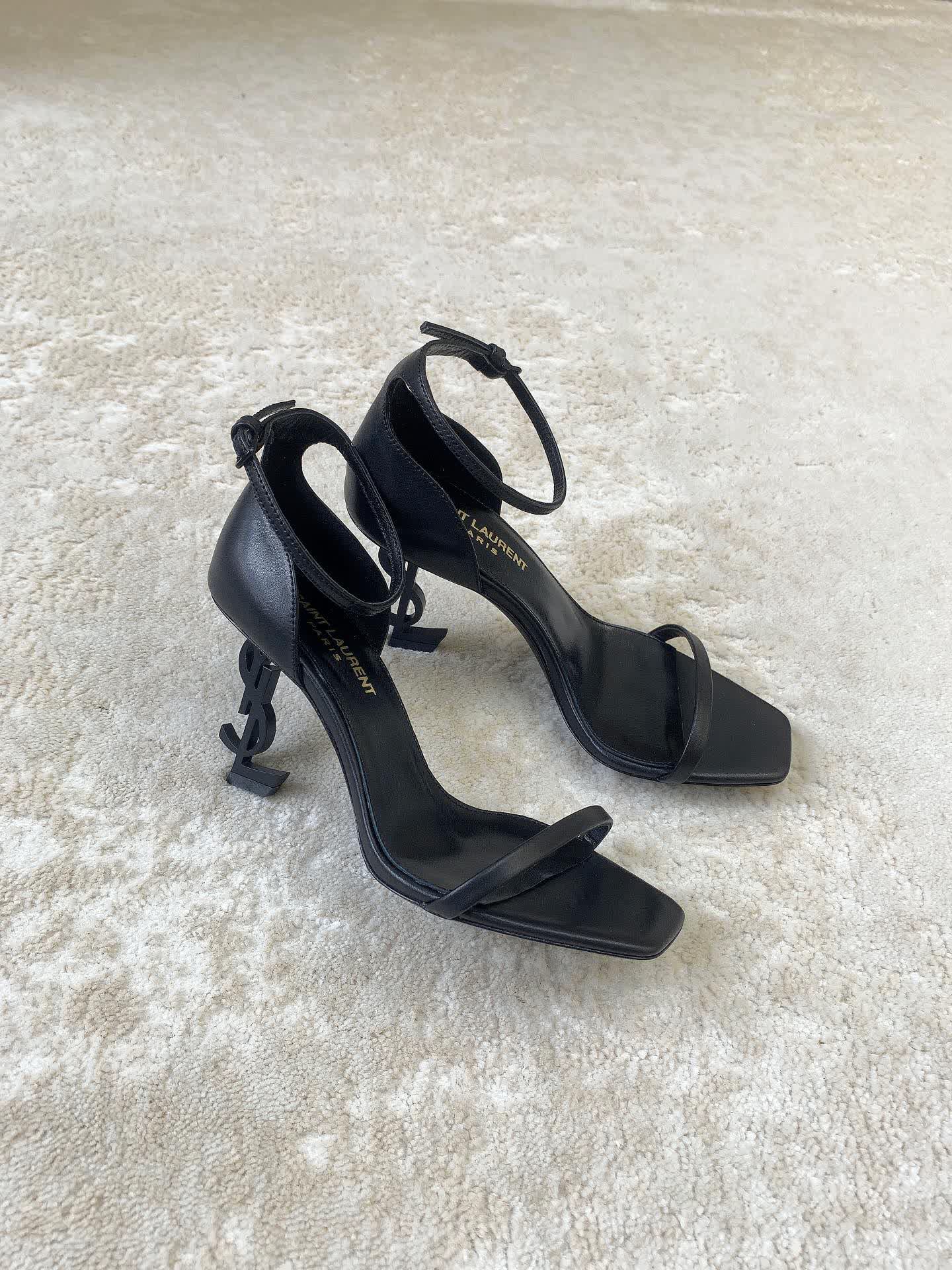 Iconic Sandals / 8.5 cm heel / 10 colors