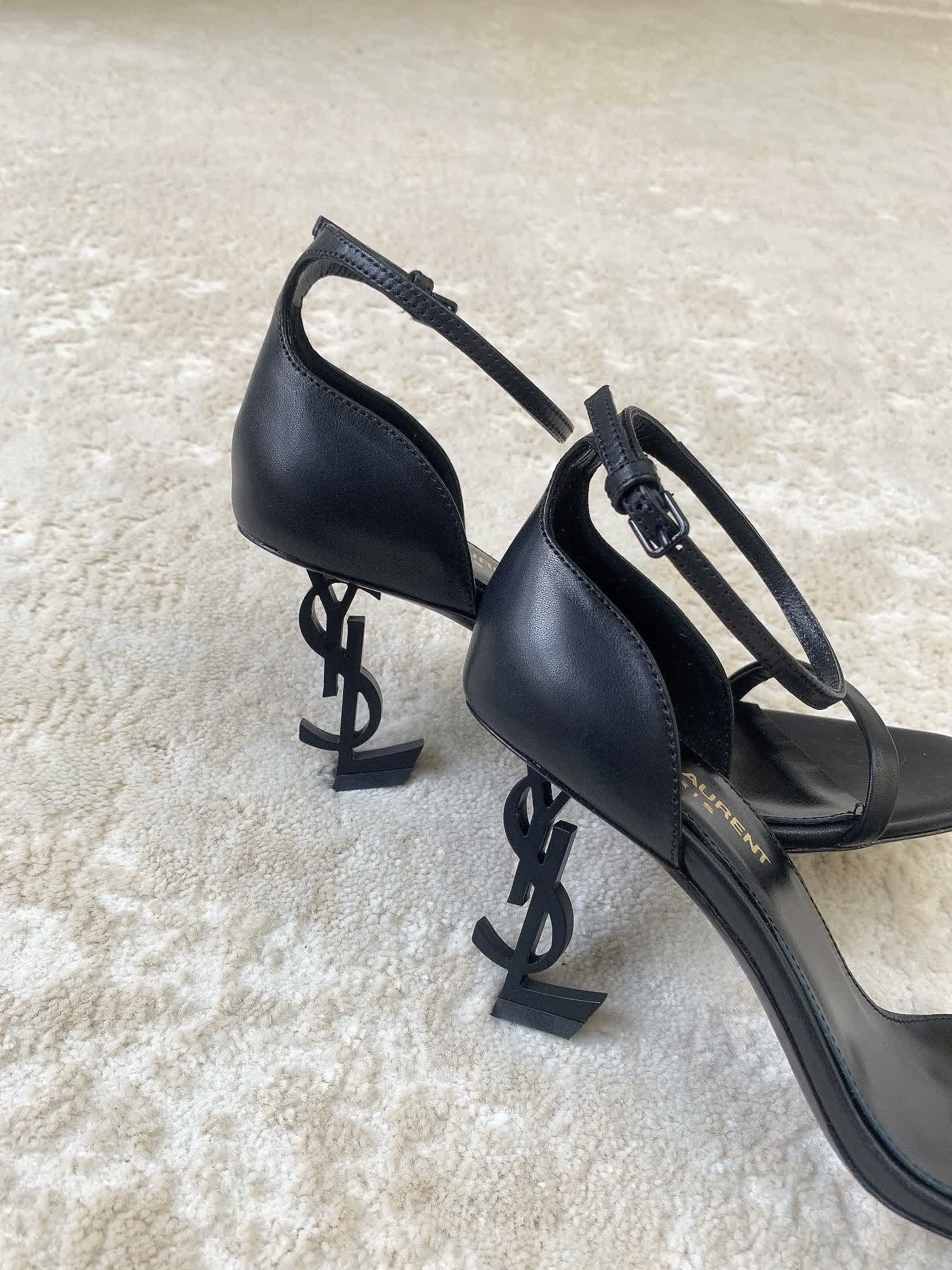 Iconic Sandals / 8.5 cm heel / 10 colors