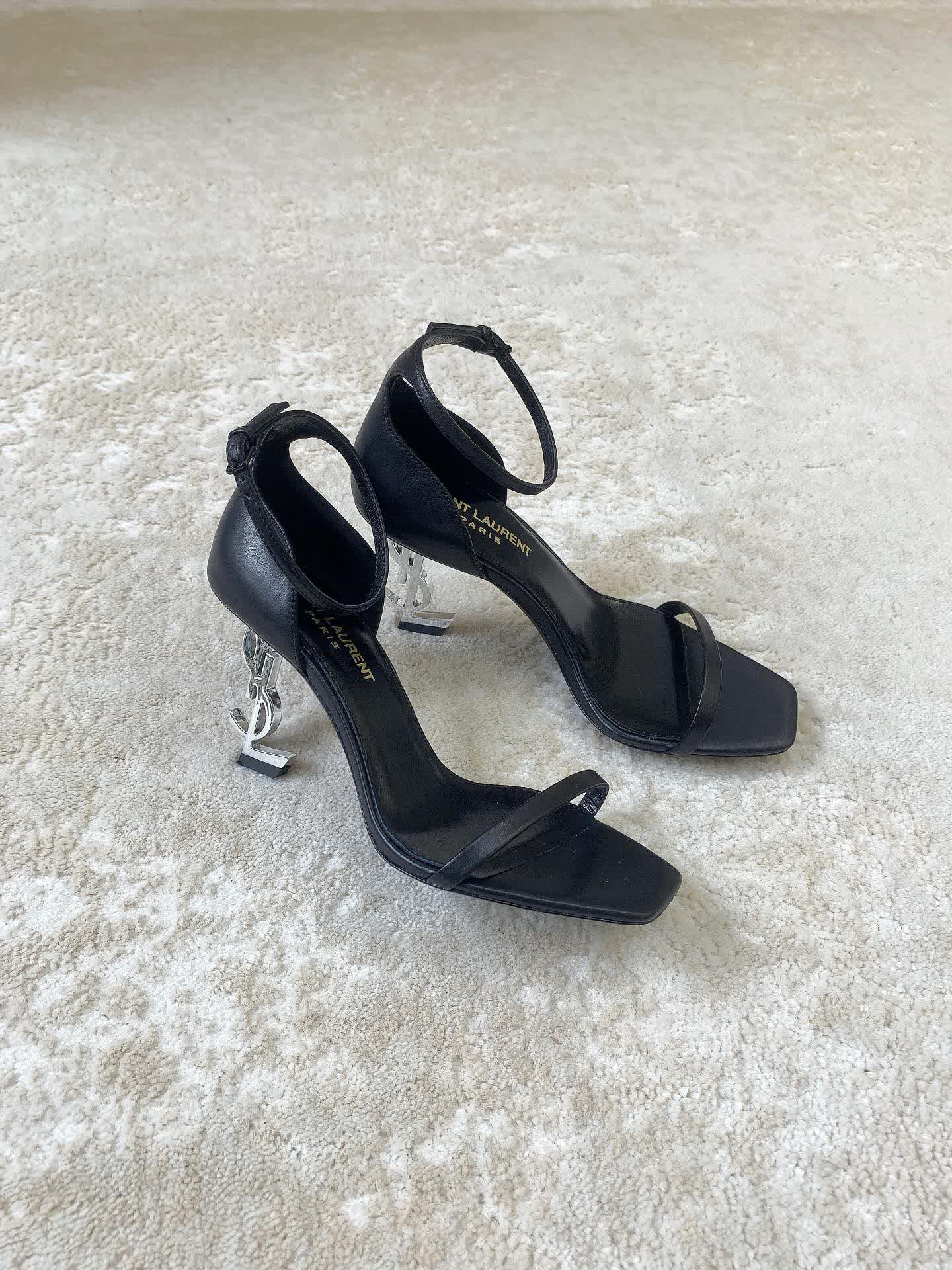Iconic Sandals / 8.5 cm heel / 10 colors