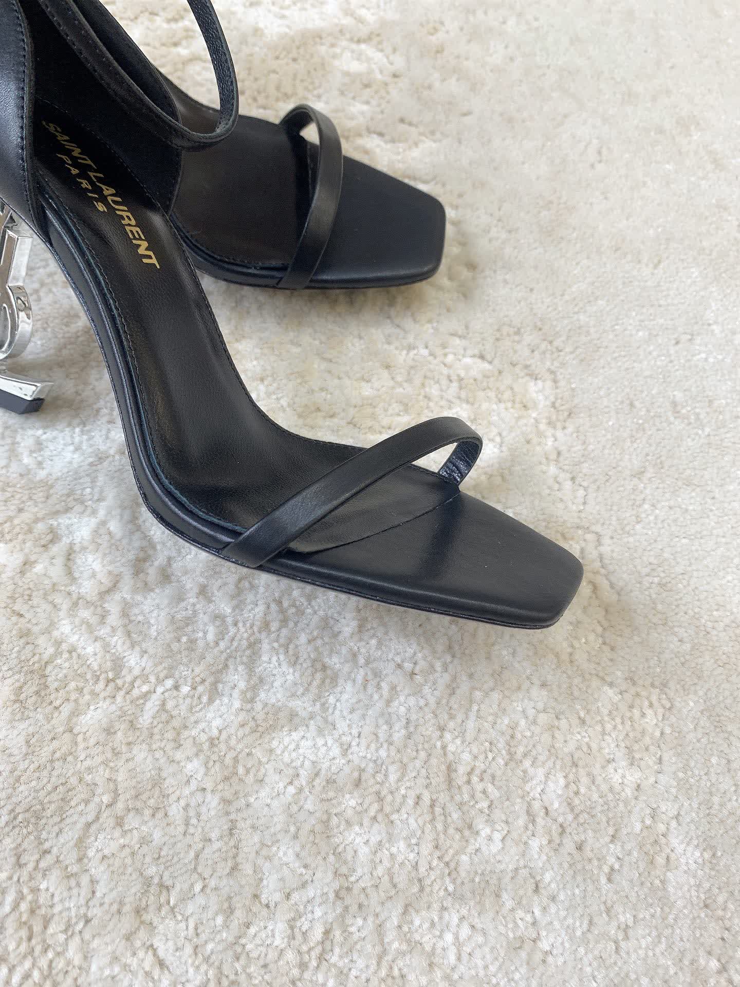 Iconic Sandals / 8.5 cm heel / 10 colors