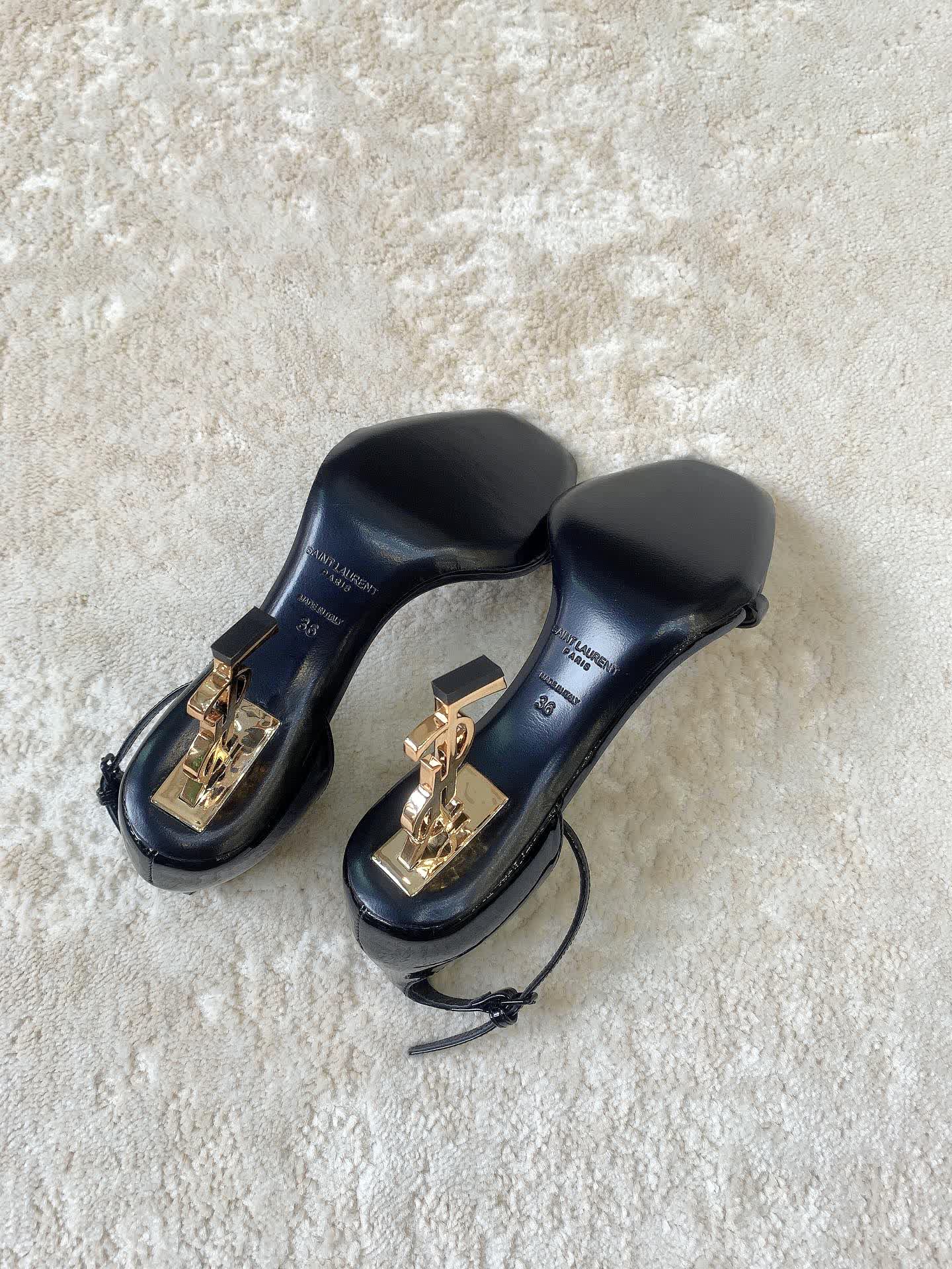 Iconic Sandals / 8.5 cm heel / 10 colors