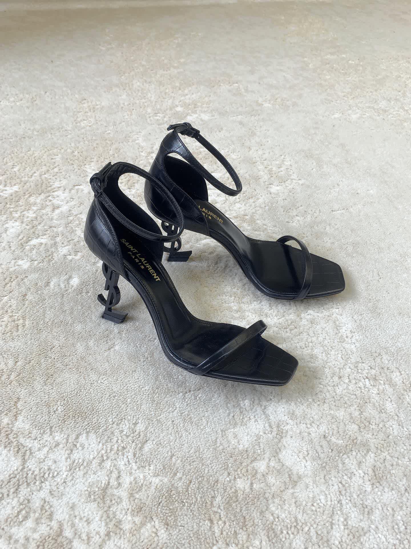Iconic Sandals / 8.5 cm heel / 10 colors