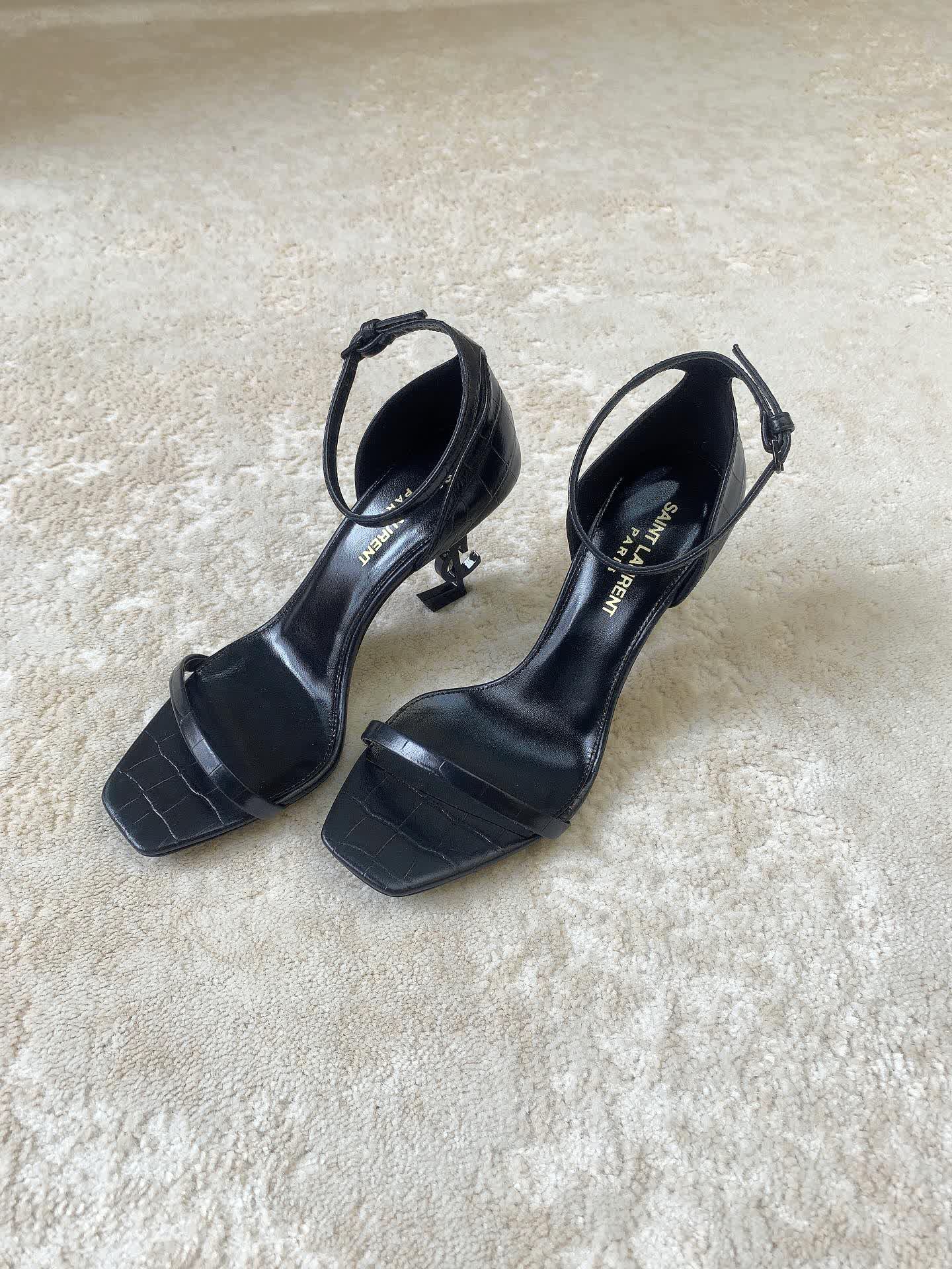Iconic Sandals / 8.5 cm heel / 10 colors