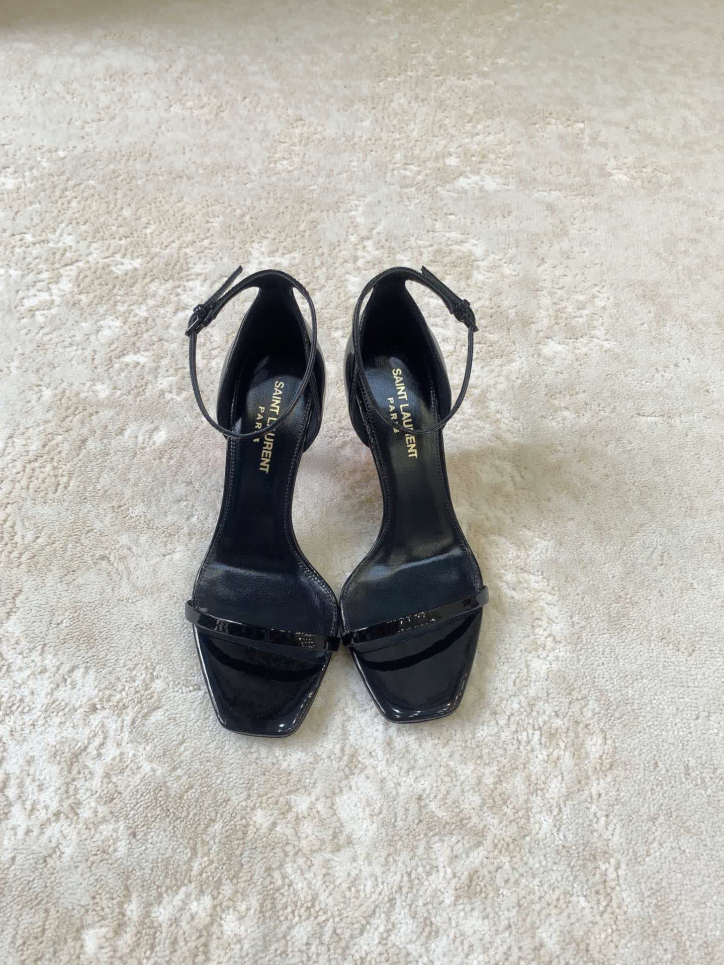 Iconic Sandals / 8.5 cm heel / 10 colors