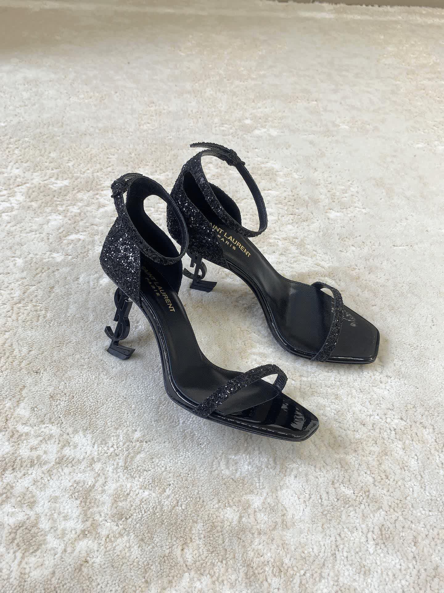 Iconic Sandals / 8.5 cm heel / 10 colors