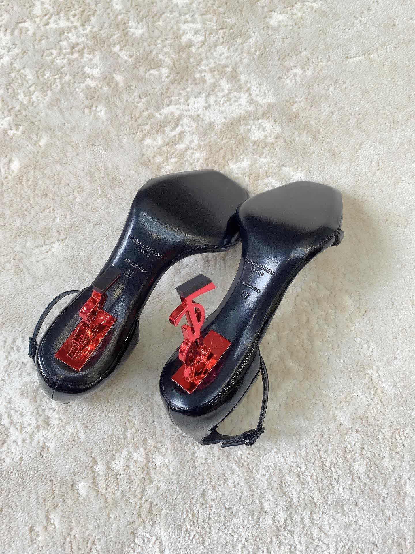 Iconic Sandals / 8.5 cm heel / 10 colors