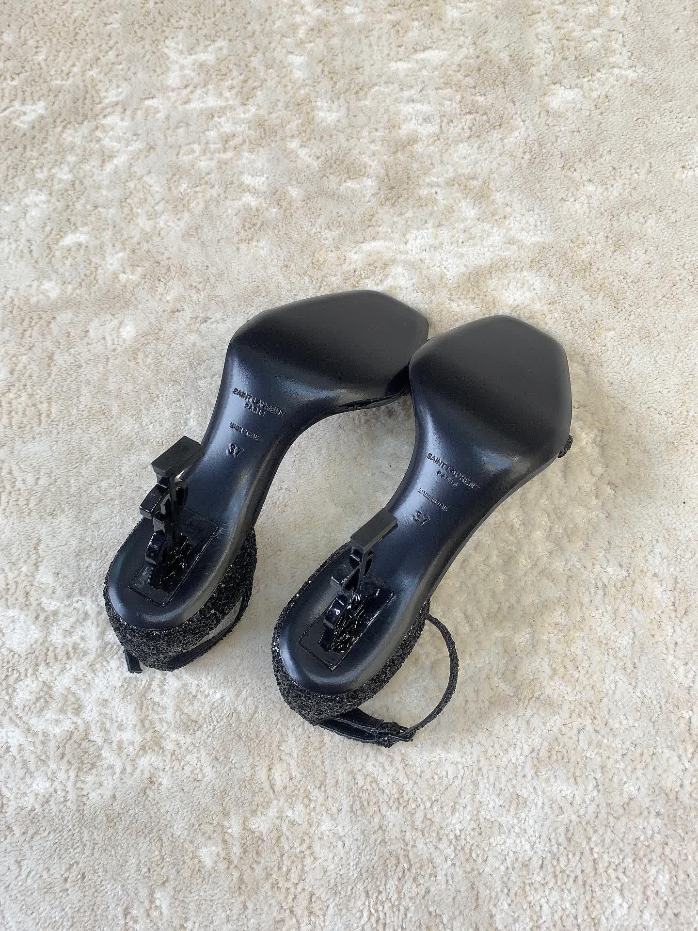 Iconic Sandals / 8.5 cm heel / 10 colors