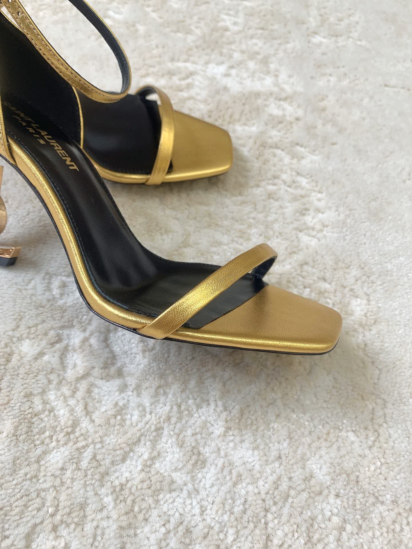Iconic Sandals / 8.5 cm heel / 10 colors